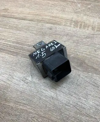 Renault Megane II Glow plug pre-heat relay 