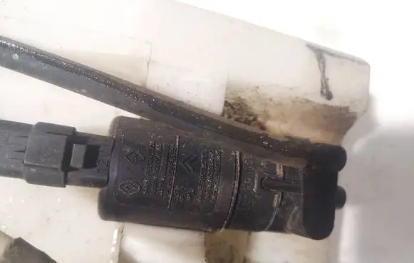 Toyota Aygo AB10 Windscreen/windshield washer pump 820084555