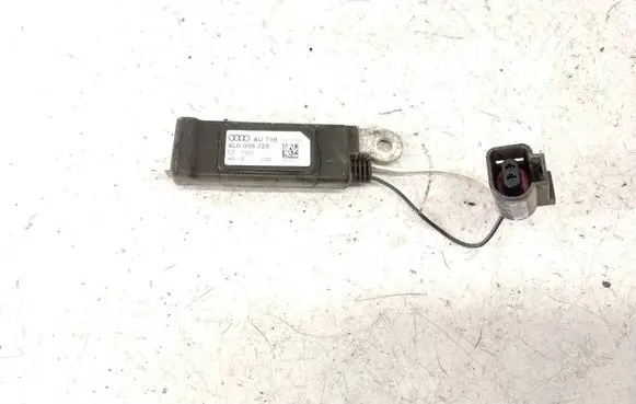Audi Q7 4L Aerial antenna amplifier 4L0035225