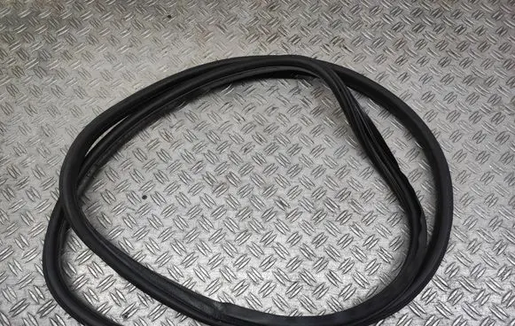 Fiat 500L Rubber seal rear door 51905922