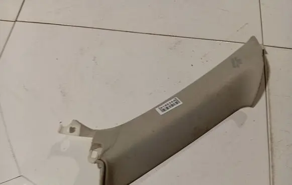 Toyota Avensis T250 (D) pillar trim (bottom) 6247105080