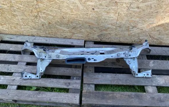 Opel Zafira B Radiator support slam panel