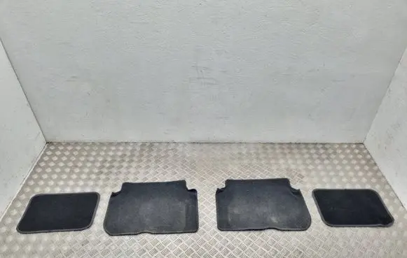 Volkswagen Touran I Car floor mat set 