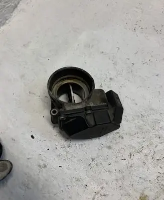 Volkswagen Caddy Throttle valve 03G128063A