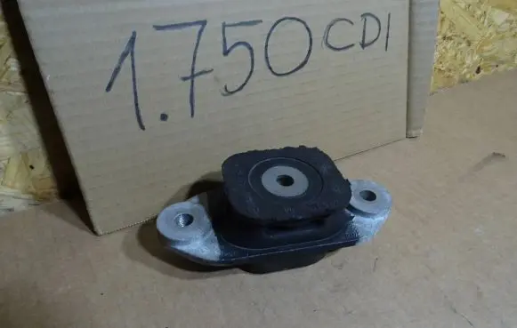 Mercedes-Benz Vito Viano W447 Engine mounting bracket A4472411413