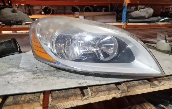 Volvo XC60 Headlight/headlamp 30763146