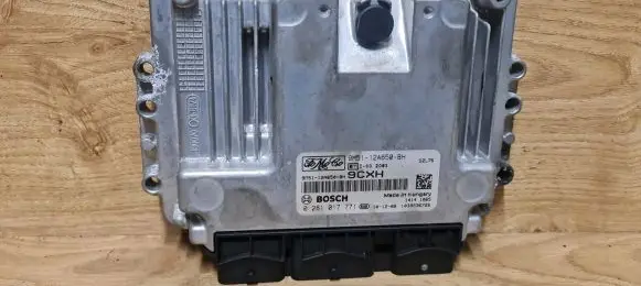 Ford Focus Engine control unit/module ECU 9M5112A650BH 0281017771
