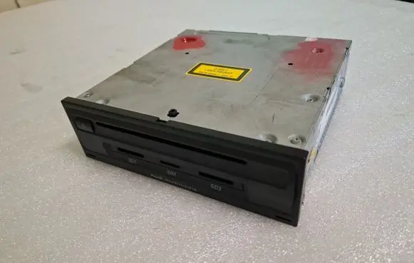 Audi A8 S8 D3 4E Radio/CD/DVD/GPS head unit 4E0035670B