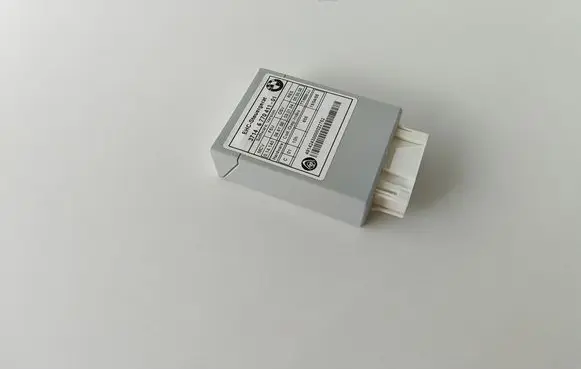 BMW 5 E60 E61 Air suspension control unit module (rear) 6770411 3714677041101 37146770411