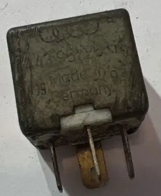 Audi 80 90 S2 B4 Other relay 43951253K