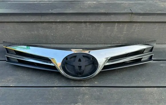 Toyota Corolla E160 E170 Front bumper upper radiator grill 5311102A80 53111-02A80