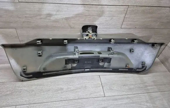Honda HR-V Tailgate trim 74895-3M0A-0030-60