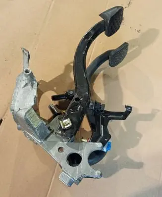 BMW 5 E39 Pedal assembly 1161586