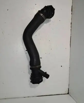 Coolant pipe/hose