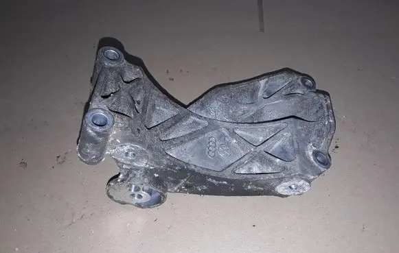 Audi A8 S8 D4 4H Generator/alternator bracket 06E903143G MZO
