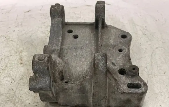 Peugeot 207 Generator/alternator bracket 965197780
