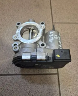 Dacia Duster II Throttle body valve 161203209R