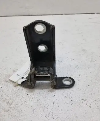 Toyota Avensis T250 Rear door upper hinge