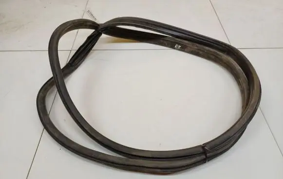 Opel Zafira A Rubber seal front coupe door 