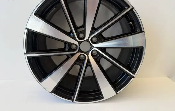 Polestar 2 R19 alloy rim 32134523
