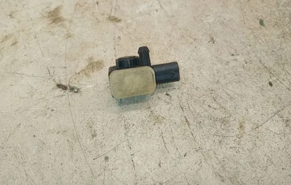 Mercedes-Benz GL X166 Airbag deployment crash/impact sensor A1668210151