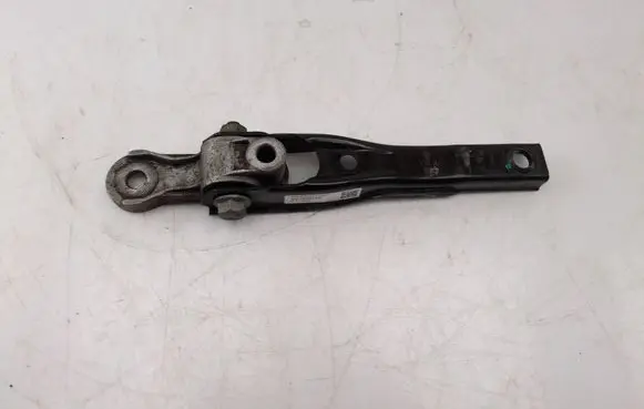 Gearbox mounting bracket