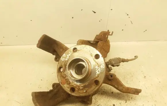 Volkswagen Golf VI Front wheel hub spindle knuckle
