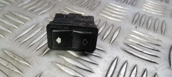 BMW 5 E39 Electric window control switch 8368974