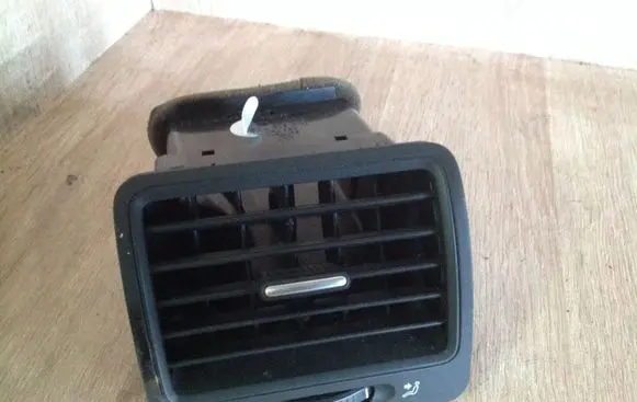 Volkswagen Golf V Dashboard side air vent grill/cover trim 1K0819709