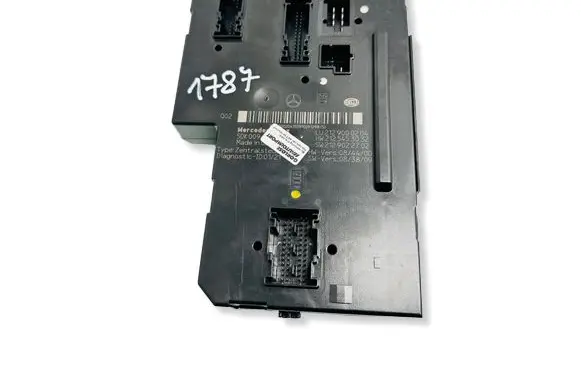 Mercedes-Benz E W212 Comfort/convenience module A2129000204