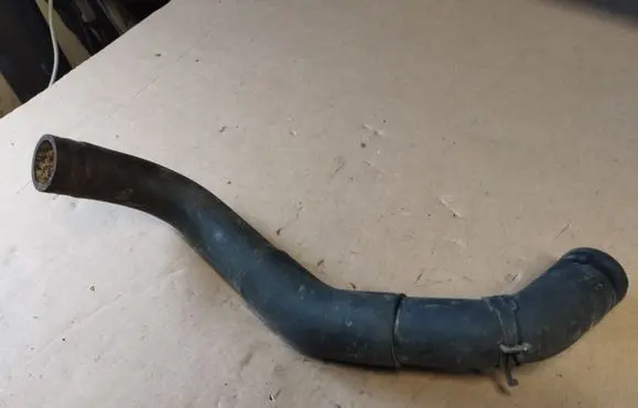 Infiniti G37 Engine coolant pipe/hose