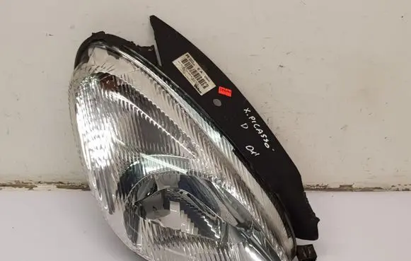 Citroen Xsara Picasso Headlight/headlamp 6205W0 89300205