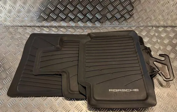Porsche Panamera (971) Car floor mat set 971044800
