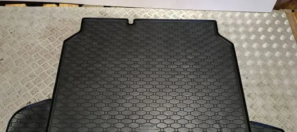 Toyota Yaris Cross Rubber trunk/boot mat liner 