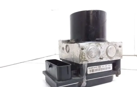 Skoda Fabia Mk2 (5J) ABS Pump 6R0907379C 0265281945 6R0614117D