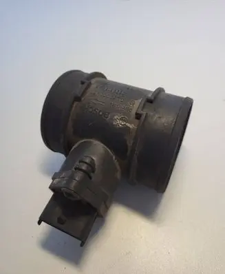 BMW 5 E39 Mass air flow meter 0281002451