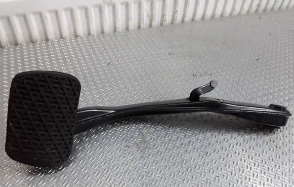 Mercedes-Benz E W211 Brake pedal 1232910082