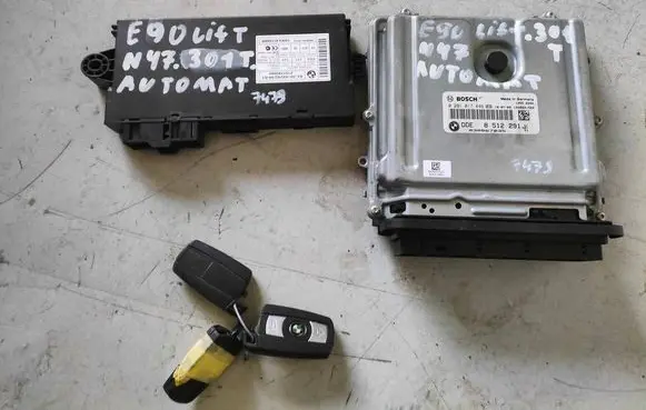 BMW 3 E90 E91 Engine control unit/module 8512291