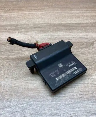 Volkswagen Touran I Gateway control module 1K0907530E 1K0907951 WITHPLUG
