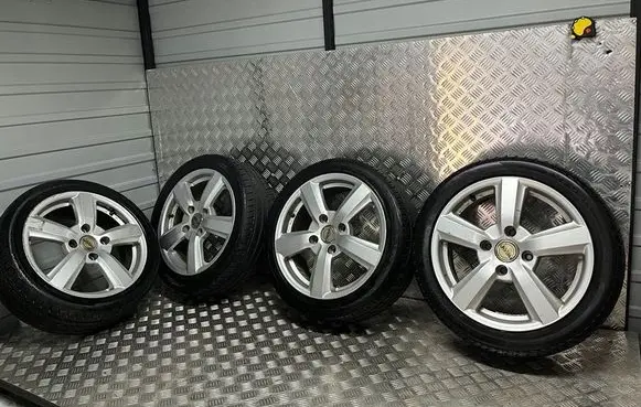 Toyota RAV 4 (XA30) R16 alloy rim 