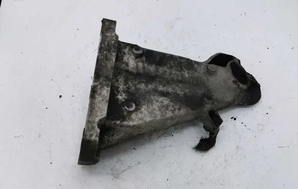BMW 5 E60 E61 Engine mounting bracket 2211676321801 59280110