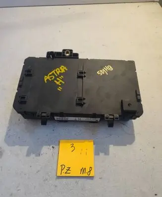 Opel Astra H Fuse box set 13222173