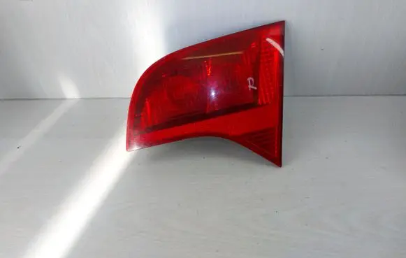 Tailgate rear/tail lights