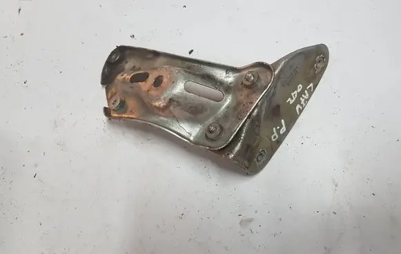 Skoda Octavia Mk2 (1Z) Fender mounting bracket 