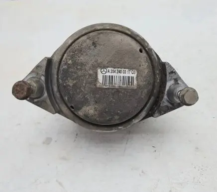 Mercedes-Benz C W204 Engine mount bracket A2042400317 3618504
