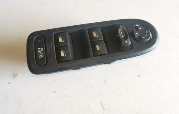 Citroen C5 Electric window control switch 96599975XT
