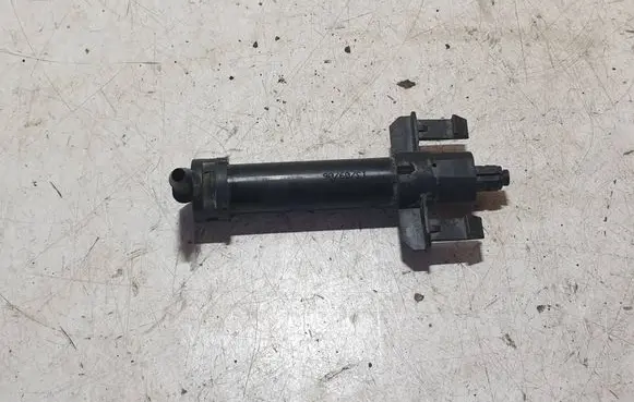 Volvo V70 Headlight washer spray nozzle 0470A