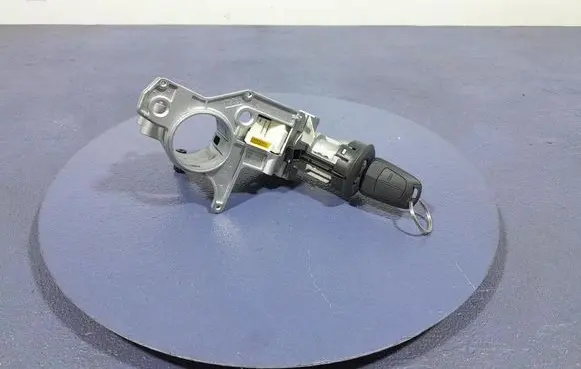 Opel Astra H Ignition lock 2421430