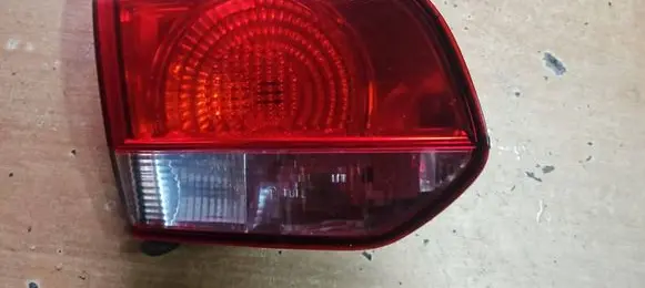 Tailgate rear/tail lights