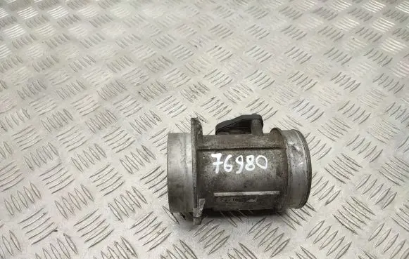 Volkswagen PASSAT B5.5 Mass air flow meter 059906461M